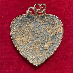 Cynthia Rowley beautiful gold tone & light blue heart shaped 4” trinket dish.